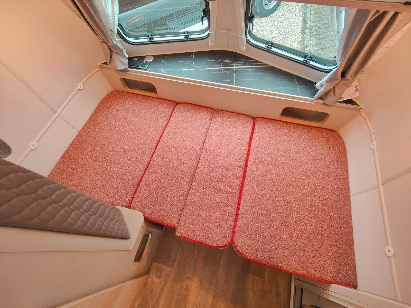 Fahrzeugabbildung HYMER / ERIBA / HYMERCAR Touring 530 Tango Red - JETZT 8.024€ SPAREN !!!