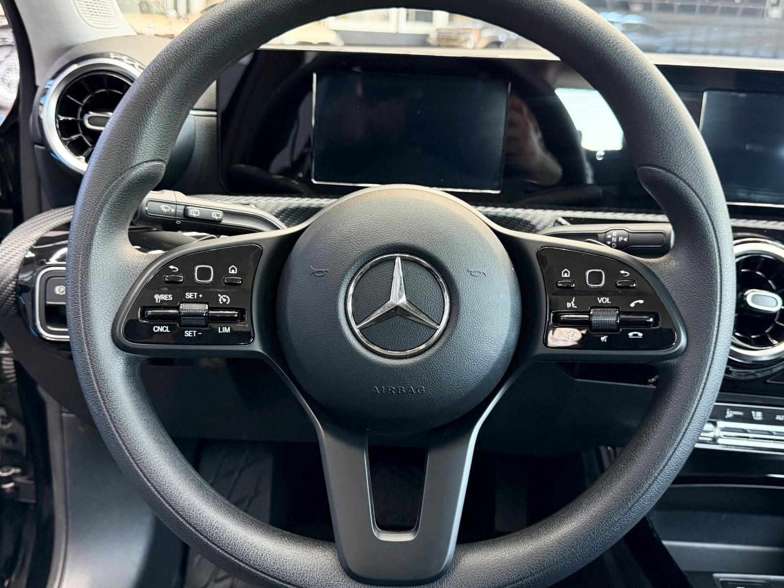 Mercedes-Benz A250e8G-DCT Style+Navi+LED+Rfkm.+MBUX-Paket