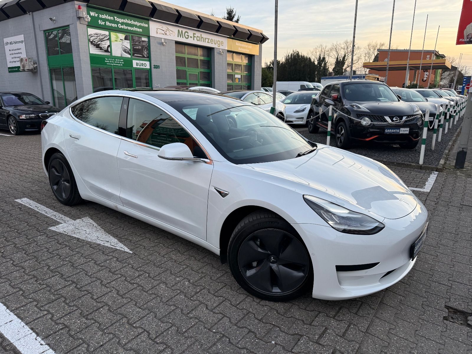 Fahrzeugabbildung Tesla Model 3 Standard Range Plus RWD 1-HAND MwSt.