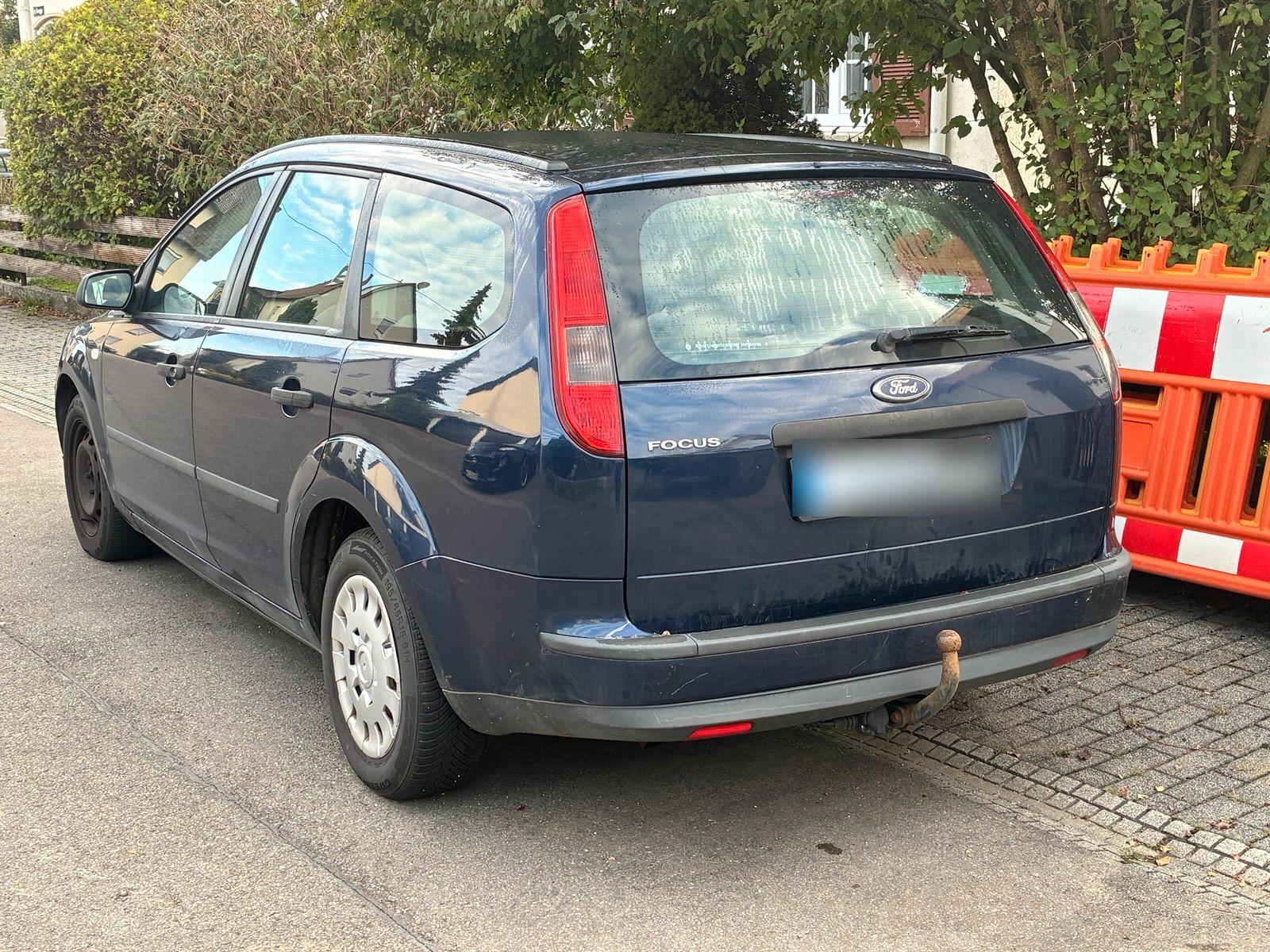 Ford Focus 2006 — rear view