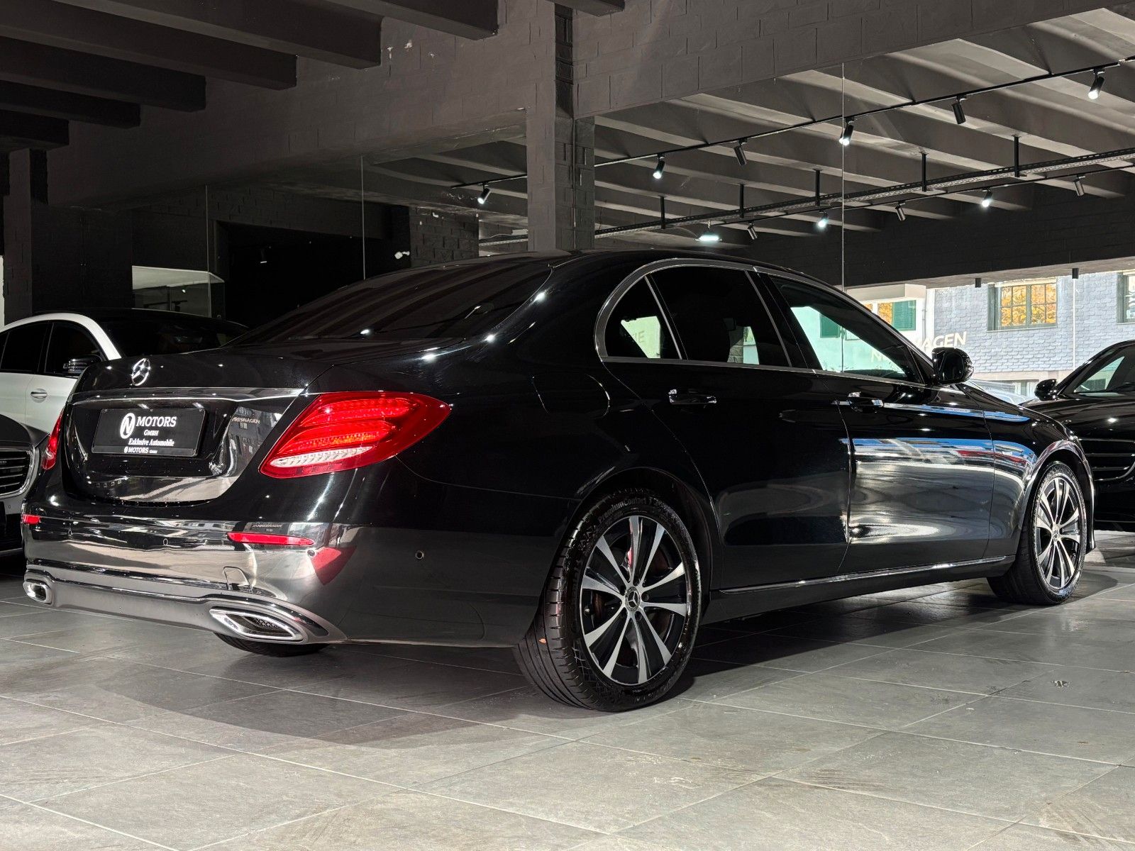 Fahrzeugabbildung Mercedes-Benz E 220d *Ambiente*Kamera*ACC*LED*SHZ