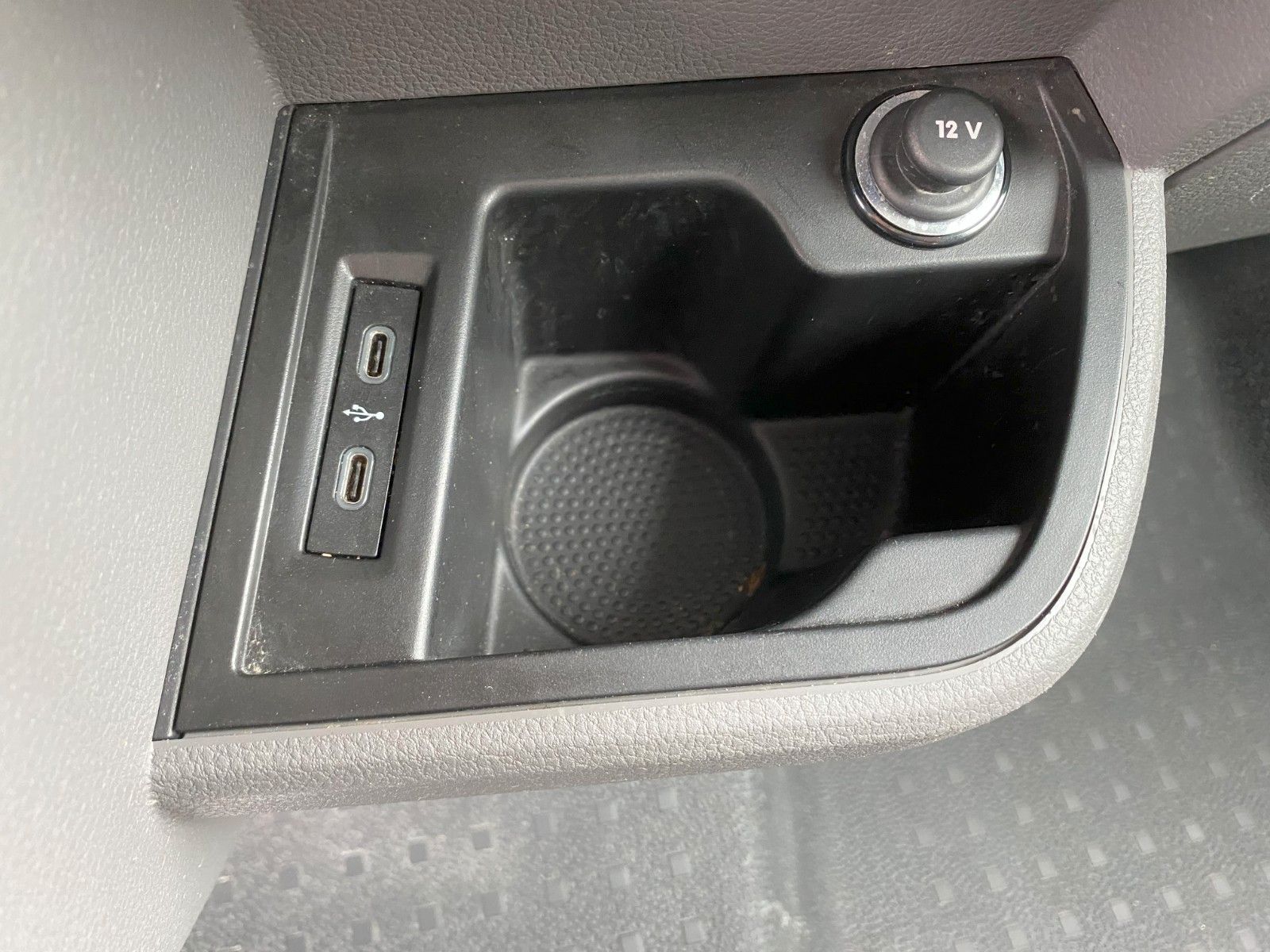 Fahrzeugabbildung Volkswagen T6.1 Transporter Kasten lang ,AHK,SHZ,SHg