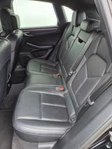 Porsche Macan 2.0 Leder/Kamera/21 Zoll/1.Hand - Porsche Macan Gebrauchtwagen in Hamburg
