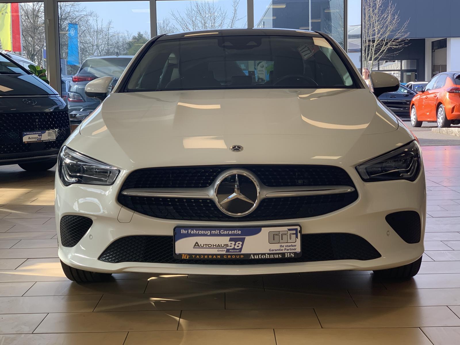 Mercedes-Benz CLA 250 Shooting Brake e Pano. LED Navi PDC SHZ
