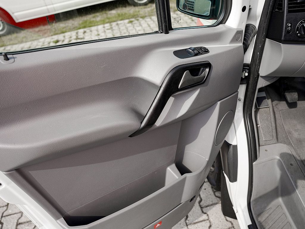 Fahrzeugabbildung Volkswagen Crafter 35 TDI Kasten mittel L2H2 KLIMA BLUETOOT