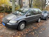 Chrysler Voyager 2.8 7 setzen - gebrauchte Chrysler Voyager aus dem Jahr 2004