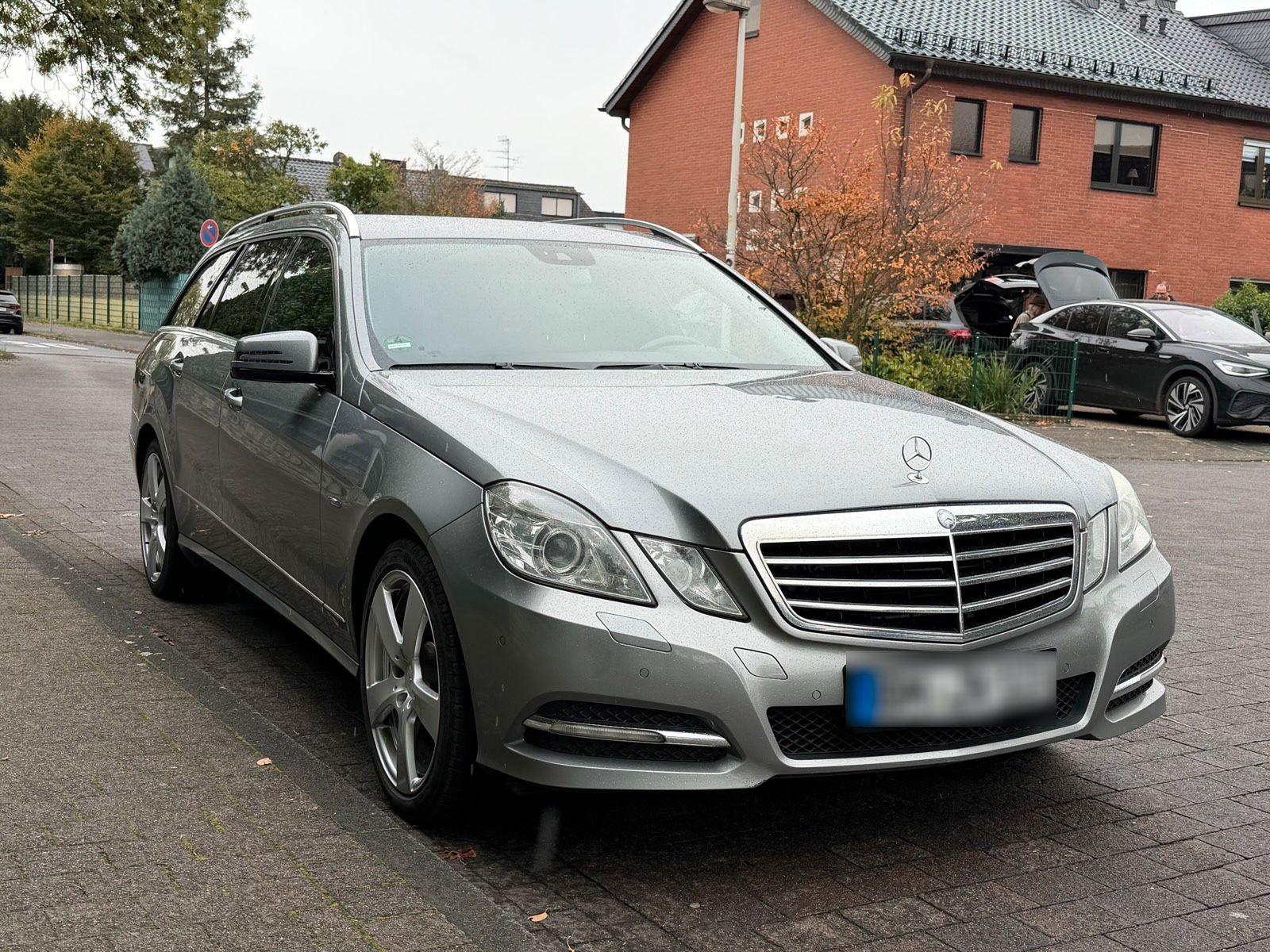 Mercedes-Benz 300 2011 — engine 204 HP (150kW)