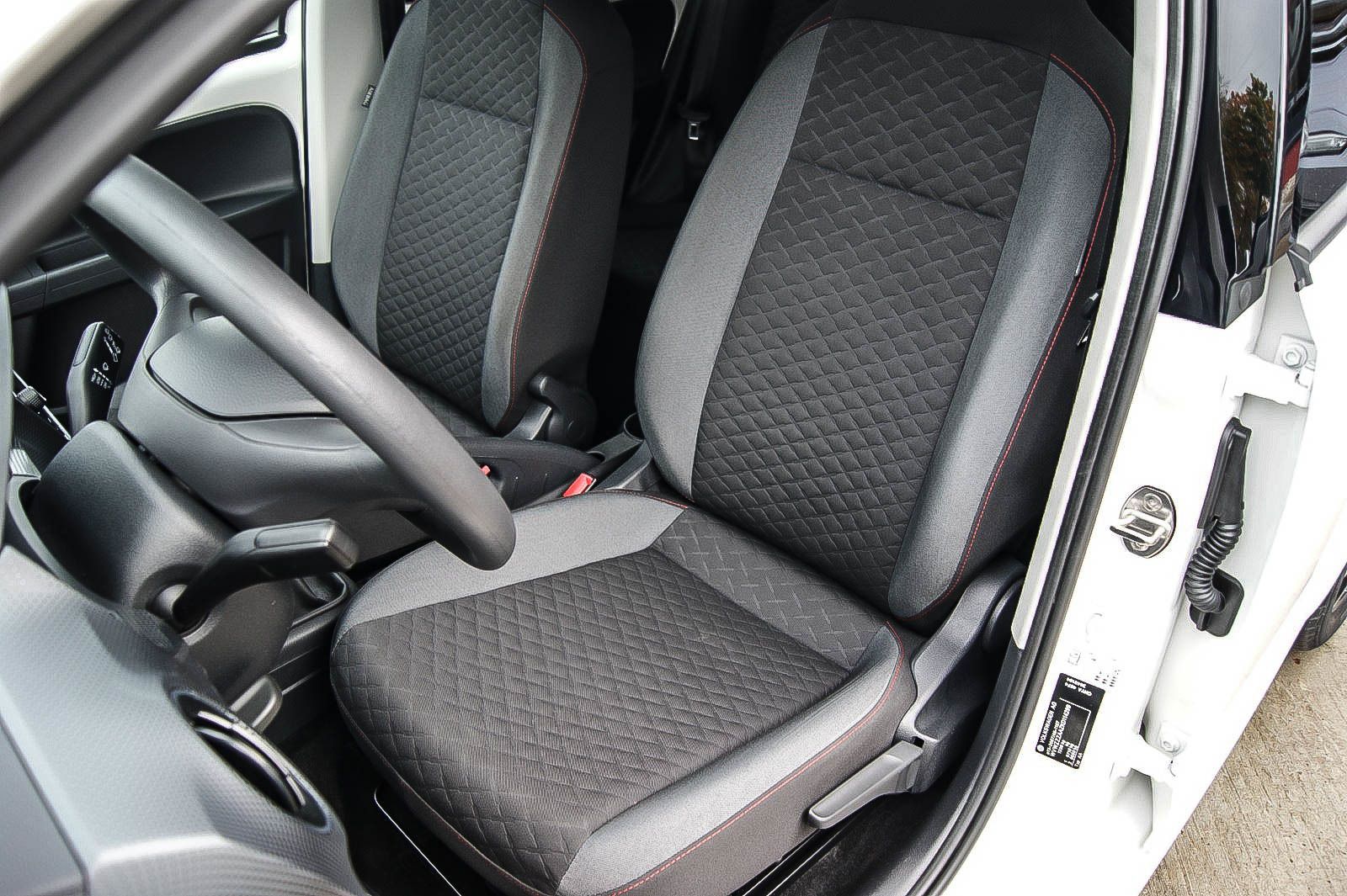 Fahrzeugabbildung Volkswagen up! 1.0 JOIN KLIMA SITZHEIZUNG BLUETOOTH 5-TÜRIG