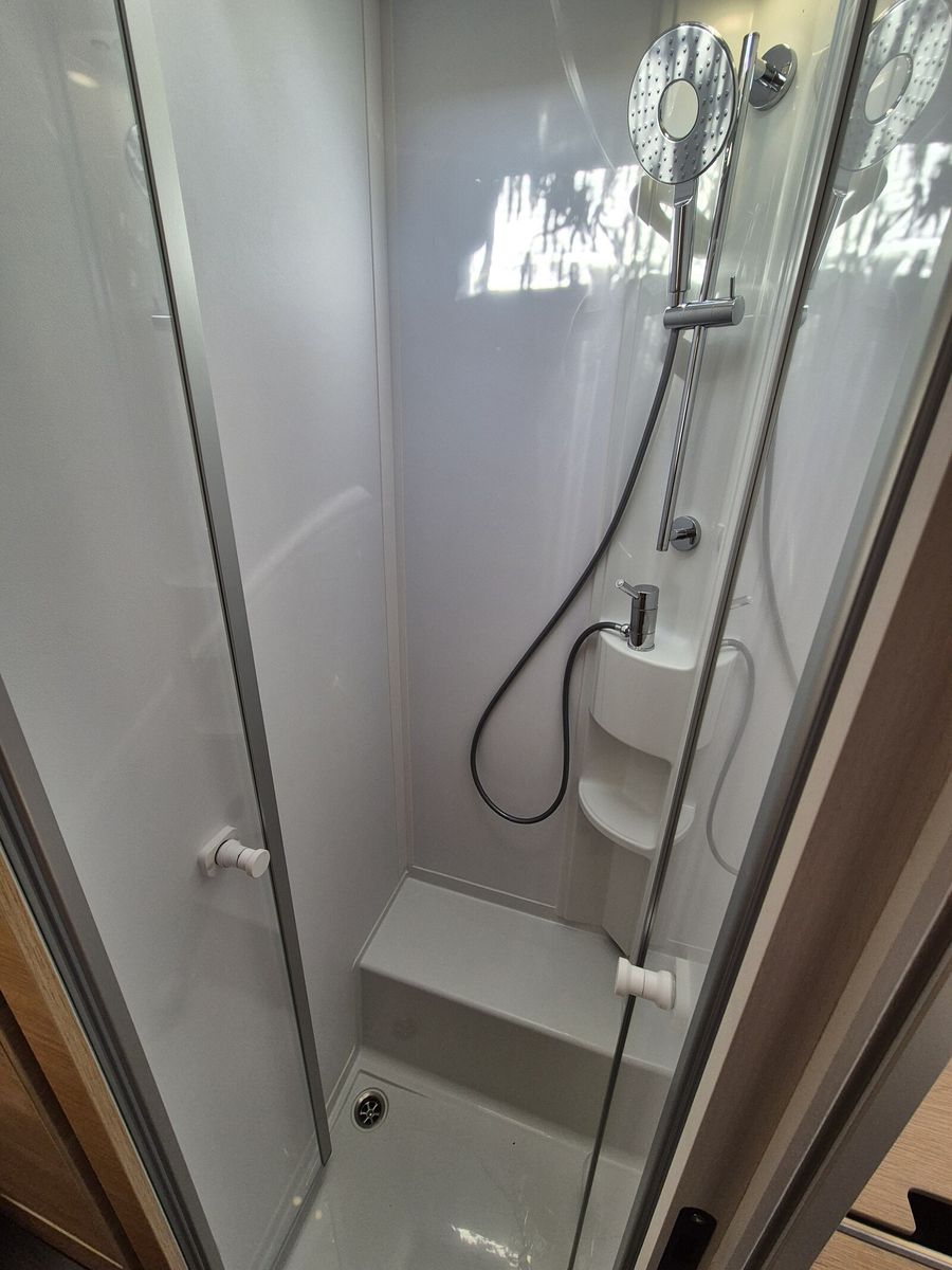 Fahrzeugabbildung Adria Matrix 670 SL 60Y Markise,Combi6E,MACHplus