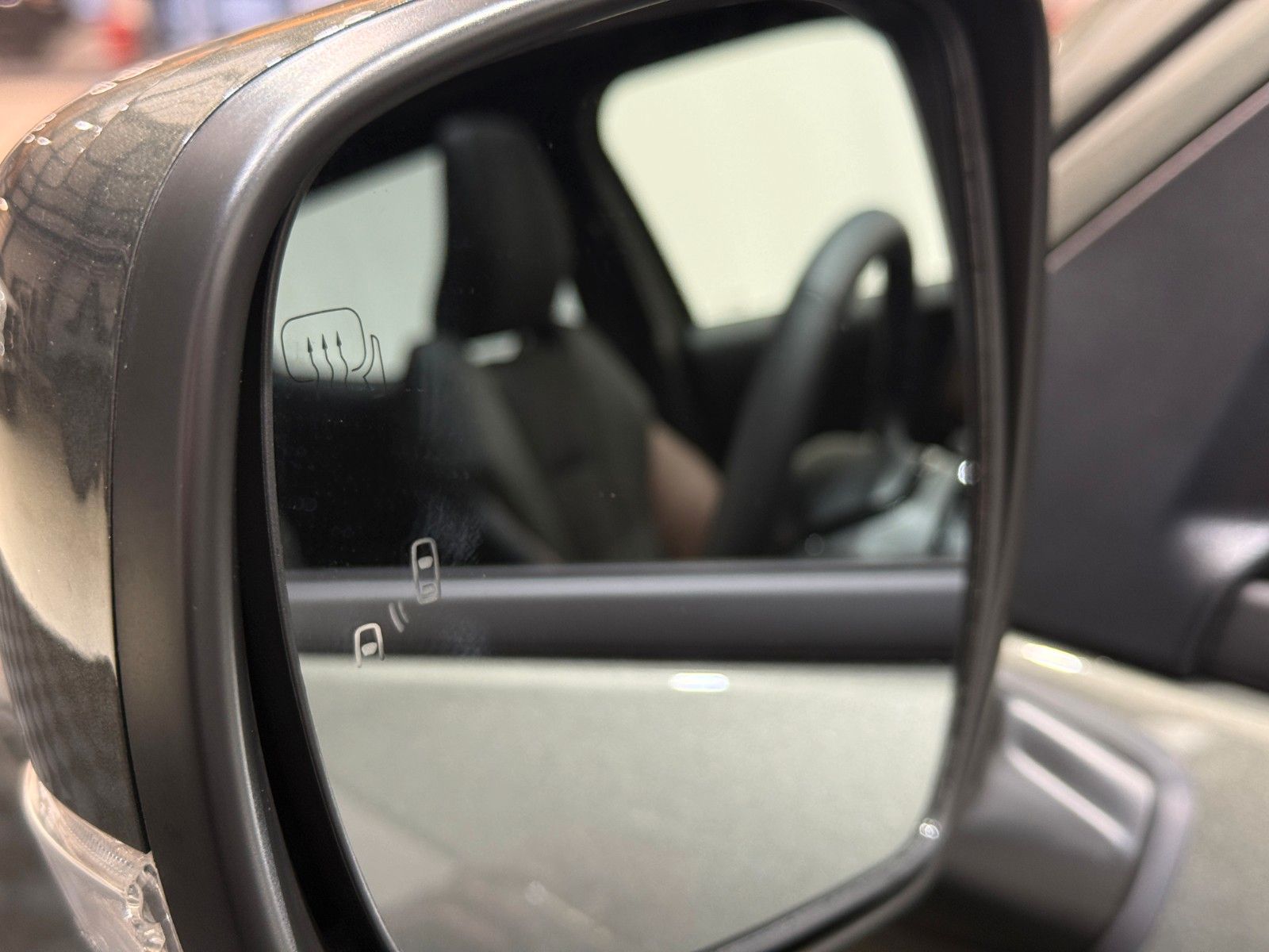 Fahrzeugabbildung Suzuki e Vitara 61 kWh Comfort+ Allgrip