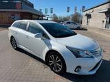 Toyota Avensis Combi 2,0-l-D-4D Comfort - gebrauchte Toyota Avensis aus dem Jahr 2013