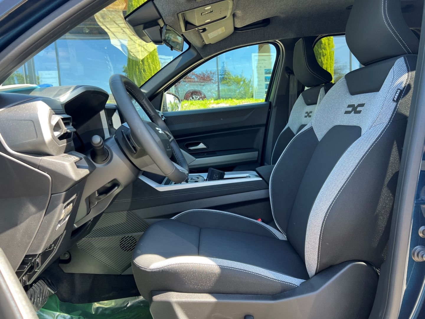 Fahrzeugabbildung Dacia Bigster Hybrid-G 150 Journey 4x4 Navi Digitales
