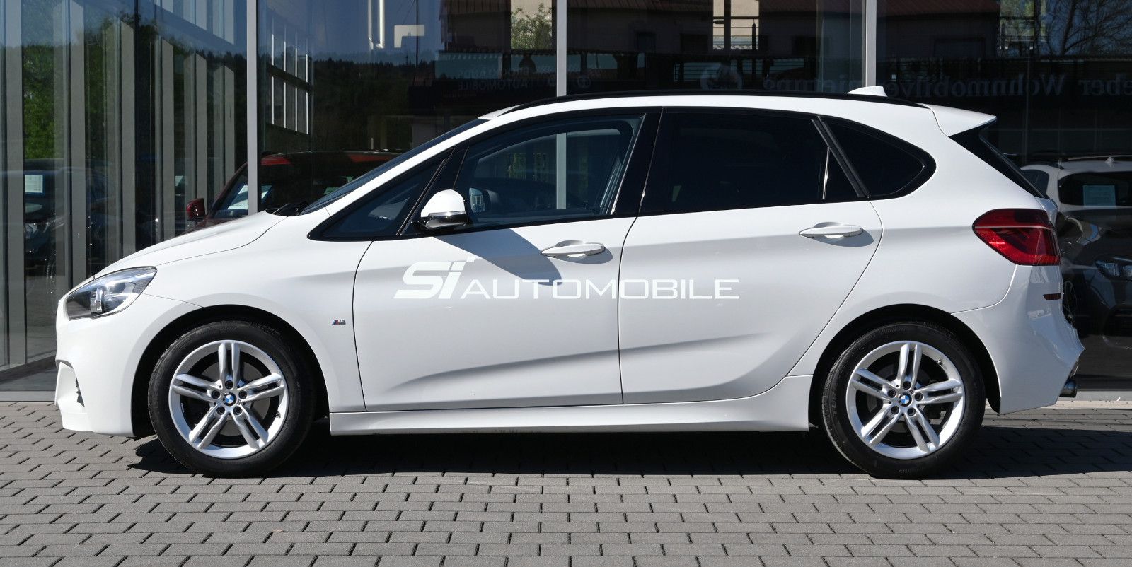 Fahrzeugabbildung BMW 218i Active Tourer M Sport °AHK°PDC°SITZHEIZ°