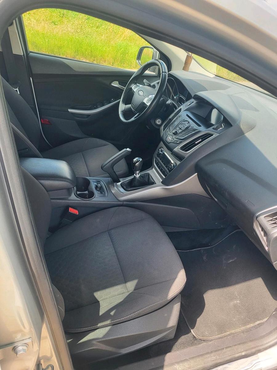 Ford Focus 2014 — photo 5