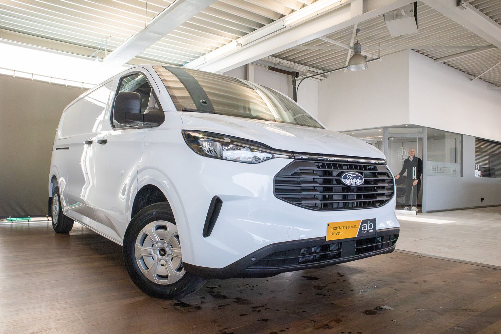 Ford Transit Custom V710 320L TREND, 2.0TD, LWB, 3 ZI imagem 3