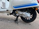 Piaggio Vespa Sprint HS 50 4T weiß mit Koffer - Offers