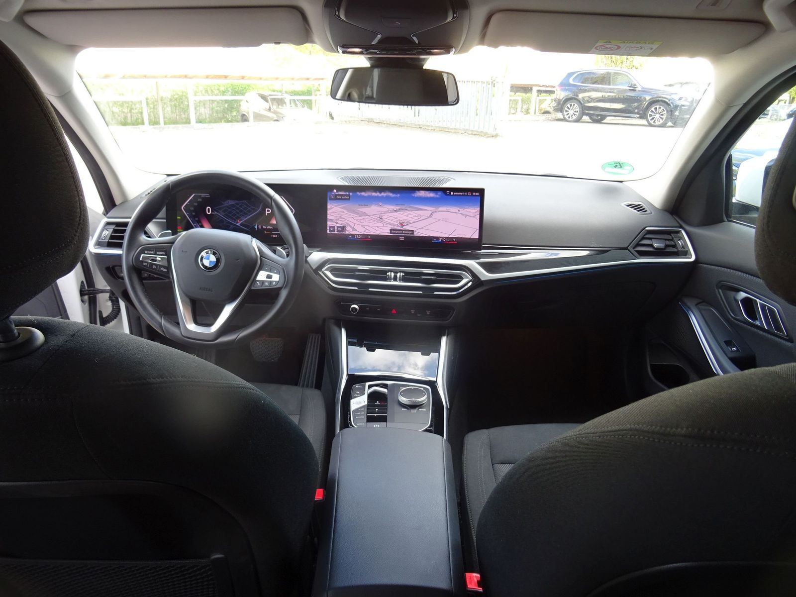 BMW 320i Lim. Facelift Widescreen LM Ambientes-Li foto 9