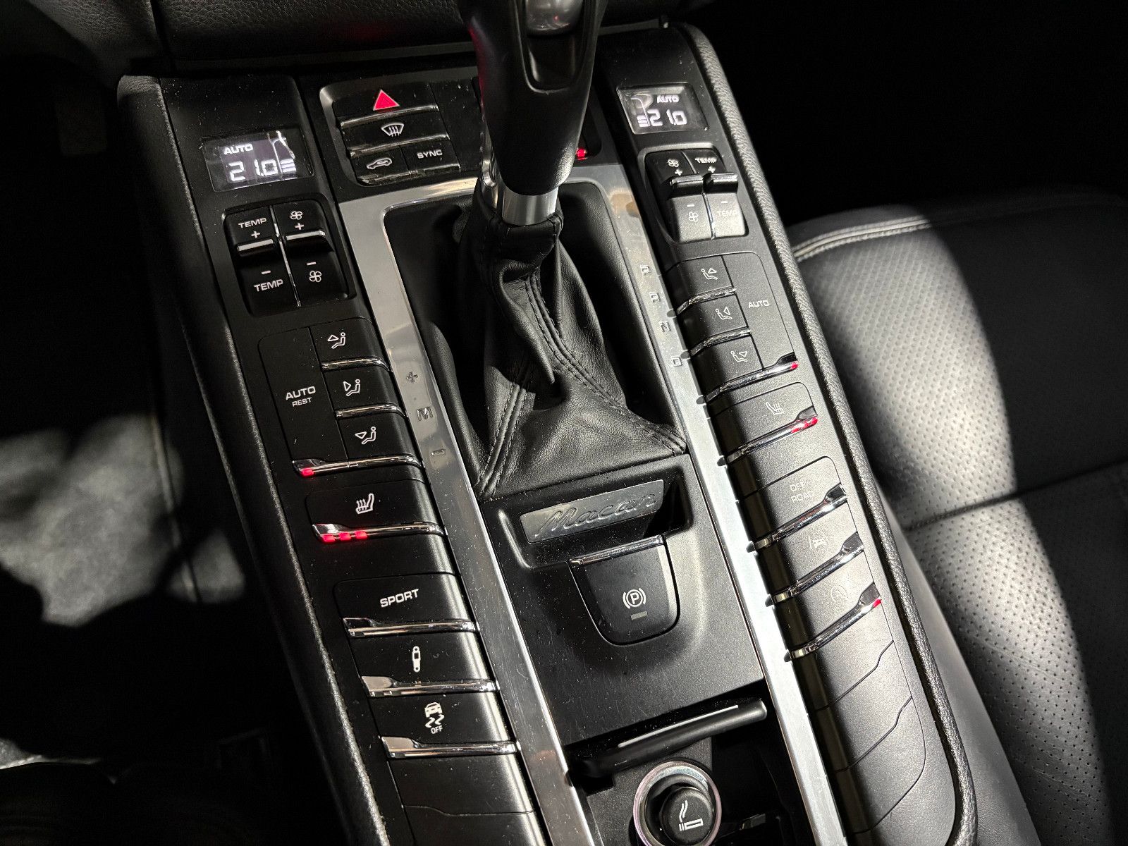 Fahrzeugabbildung Porsche Macan S Diesel/PANO/360°/MEMORY/SOUND/SHZ