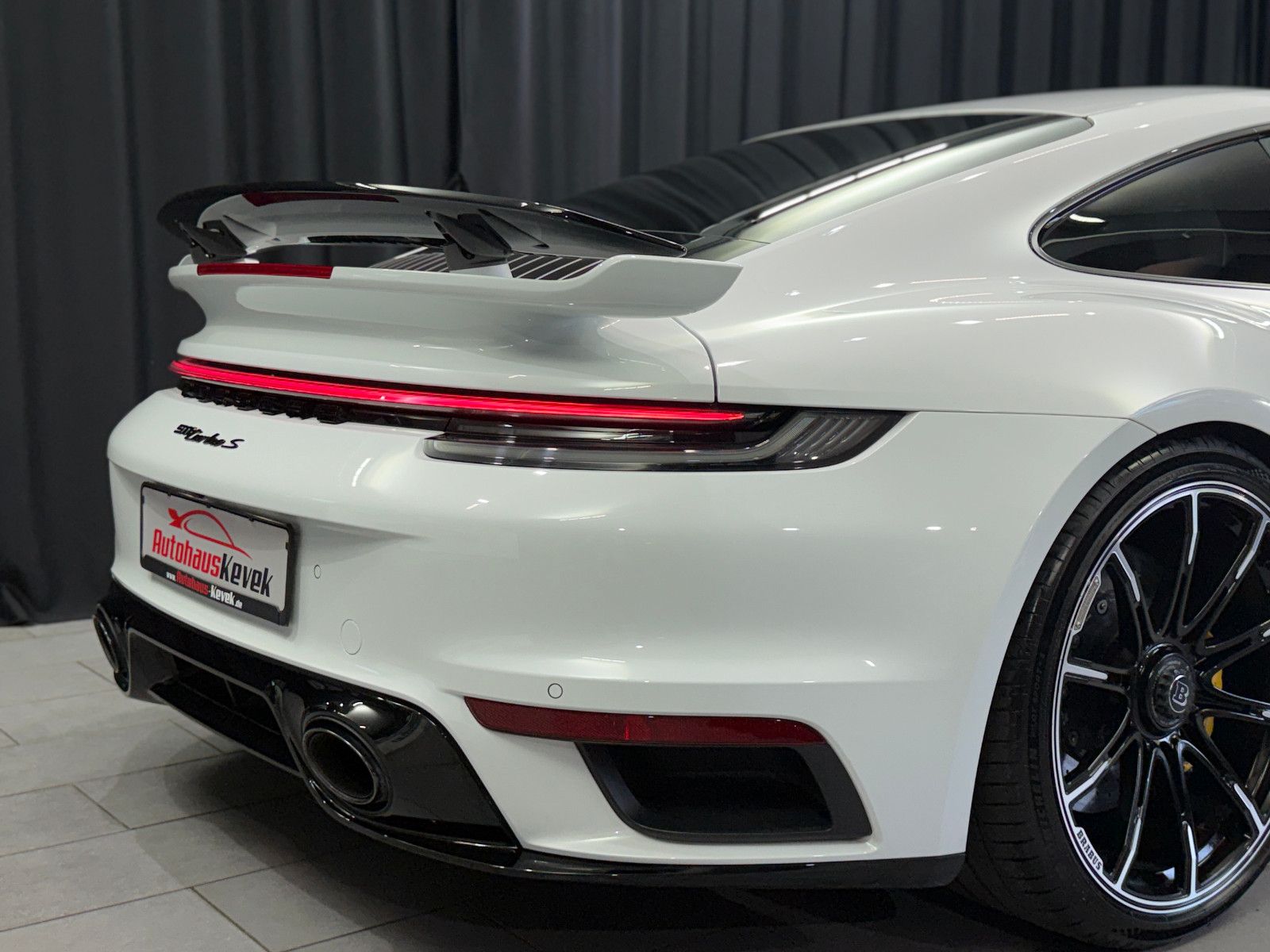 Fahrzeugabbildung Porsche 992 Turbo S|AERO-PAKET|BRABUS|BOSE|ACC|KW
