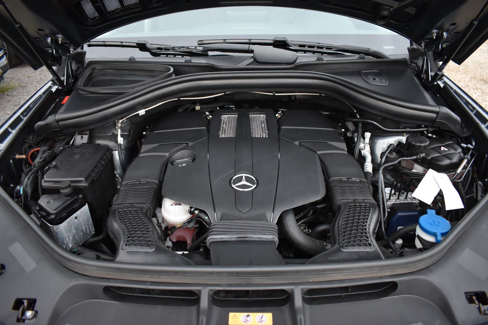 Fahrzeugabbildung Mercedes-Benz GLE 400 4Matic Distronic AHK 21* Keyless-go