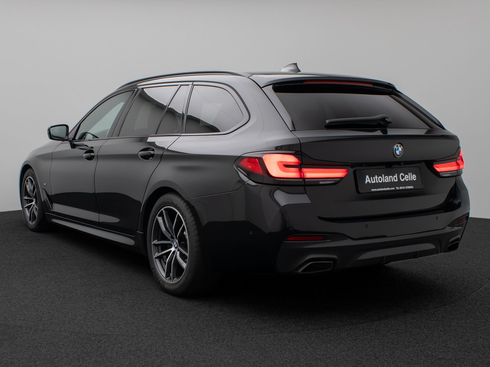Fahrzeugabbildung BMW 530d xD M Sport Panoram Kamera Laser HUD DAB H/K
