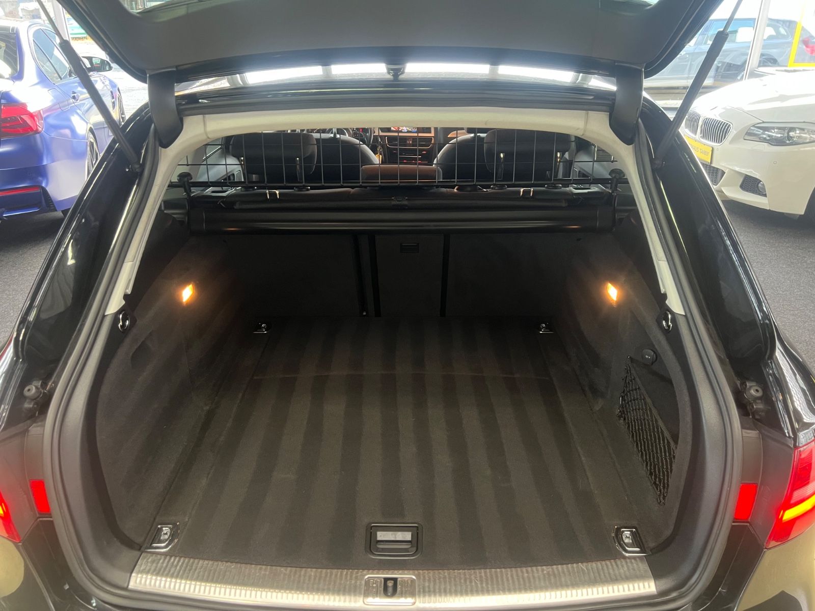 Fahrzeugabbildung Audi A4 Avant 2.0 TDI S line quattro *1.HAND*