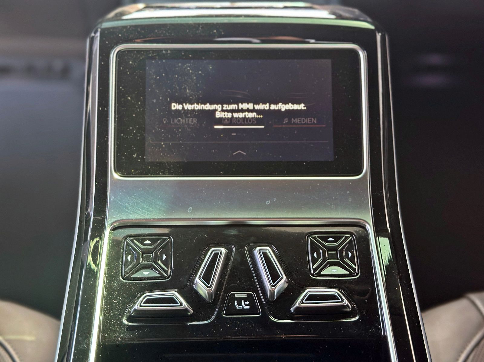 Audi A8 - Bild 28