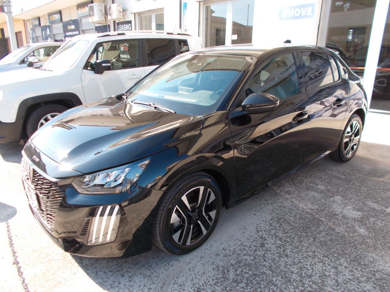 PEUGEOT 208