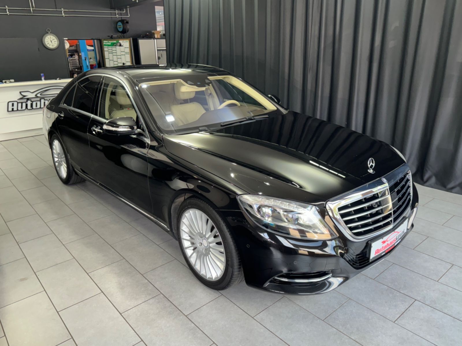 Fahrzeugabbildung Mercedes-Benz S 500 4Matic*HEAD-UP*360 KAMERA*BURMESTER*1.HAND