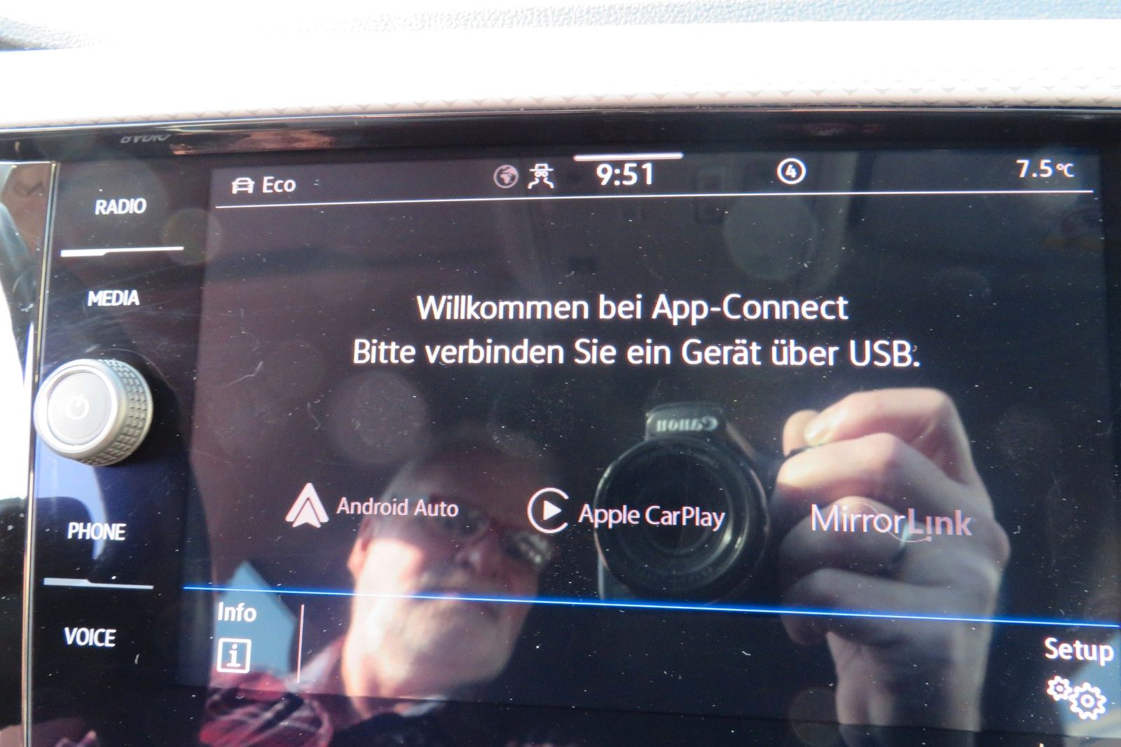 Fahrzeugabbildung Volkswagen T-Cross Active ACC NAVI APP GJ SITZH. PDC 1HD