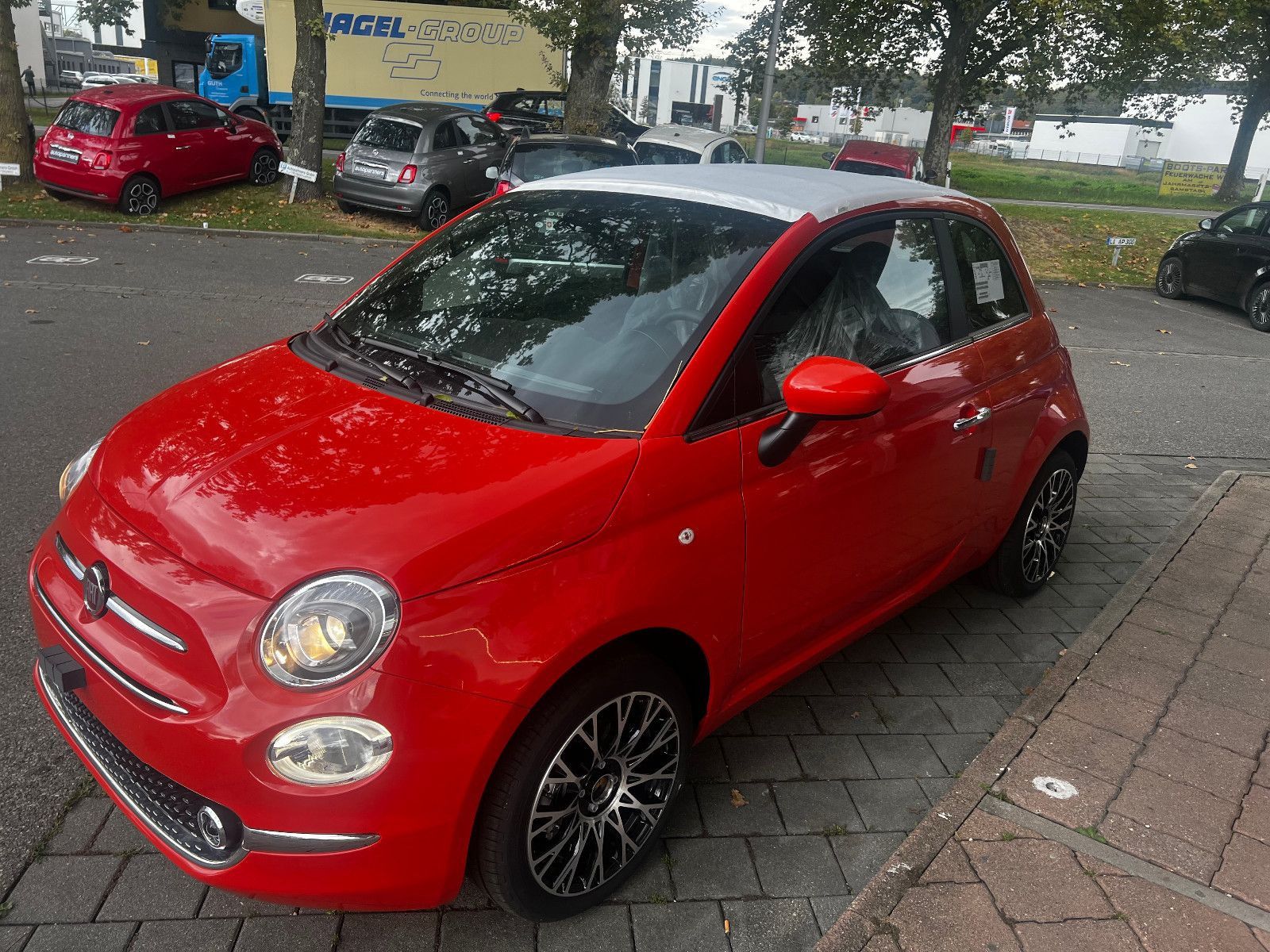 Fahrzeugabbildung Fiat 500C 1.0 Hybrid Dolcevita Cabrio16 Zoll NAVI DAB