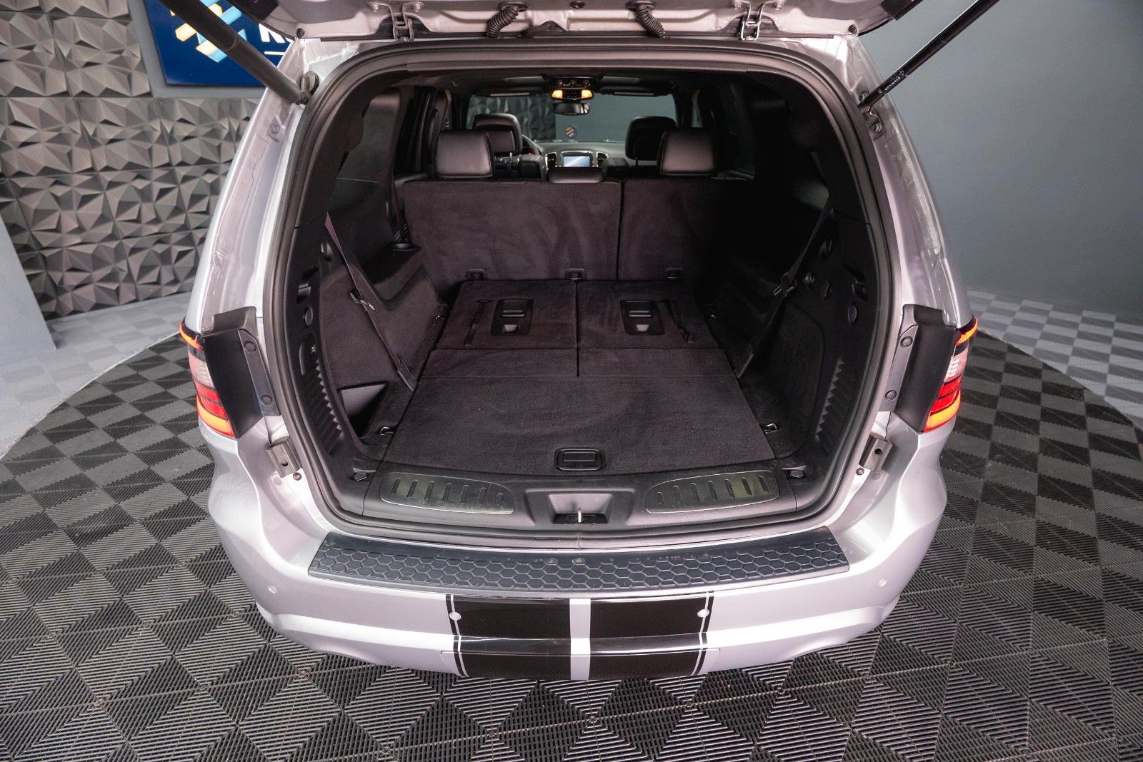 Fahrzeugabbildung Dodge Durango 5.7 V8 R/T 4x4 Night-Paket *7 Sitze*19%*