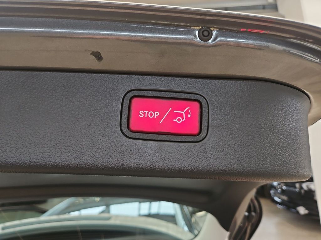 Fahrzeugabbildung Mercedes-Benz C 180 T Avantg. Totwi. Navi LED SHZ Ambie. KAM
