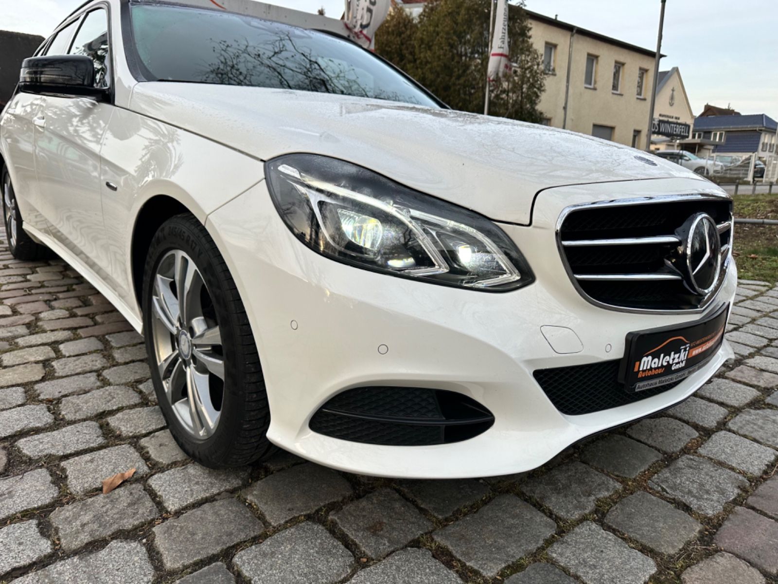 Fahrzeugabbildung Mercedes-Benz E 220d 4Matic Edition E*Distronic*360°Kam*Pano*