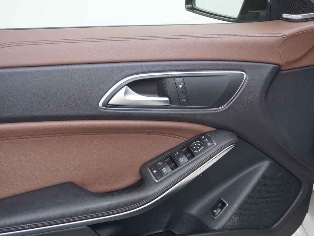 Mercedes-Benz CLA 200 Prestige AMG Styling panorama dach Leder