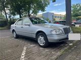 Mercedes-Benz C 220 ELEGANCE Elegance - Mercedes-Benz C 220 mit Benzin-Antrieb: Limousine