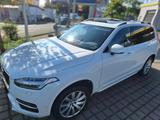 Volvo XC90 D5 AWD Momentum, 7Sitze, AHK, HUD...