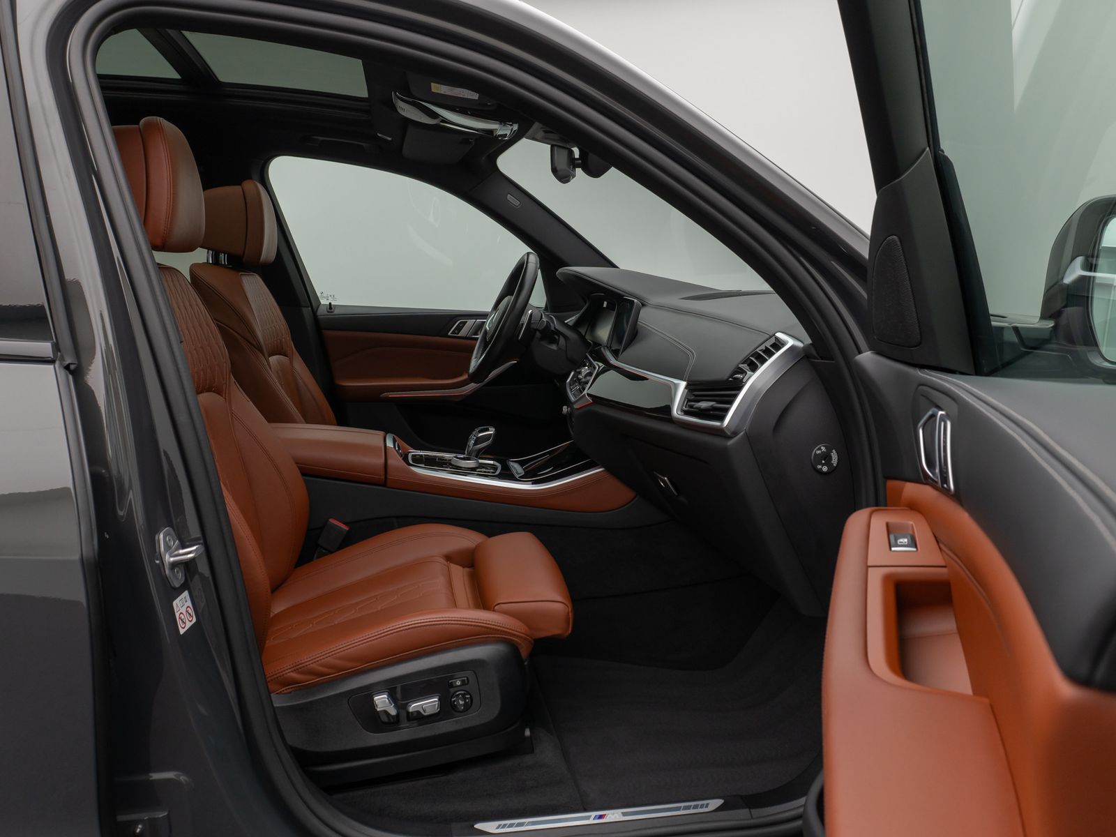 Fahrzeugabbildung BMW X5 xD30d M Sport Panorama Kamera Laser HUD HiFi