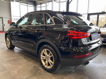 Audi Q3 2.0 TDI quattro *BI-XENON*APS*NAVI*AHK*LED*