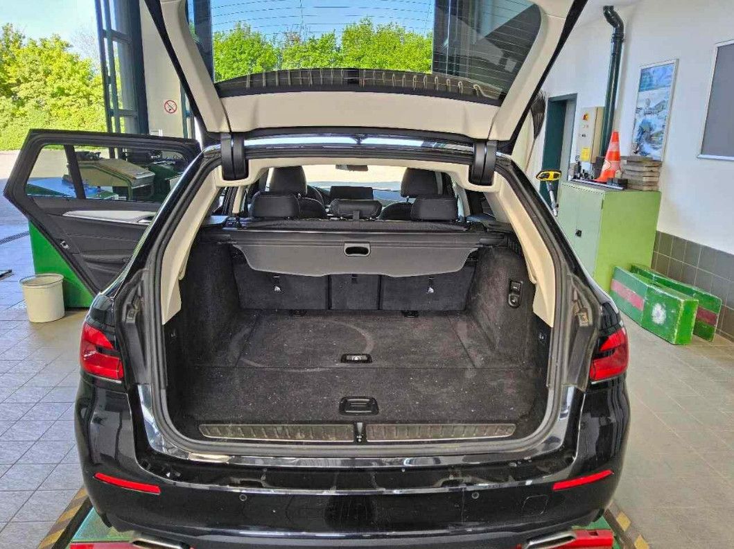 Fahrzeugabbildung BMW 520d T Aut LED/NAVI/ACC/SHZ/VIRTU/RFK/AHK/8Fa