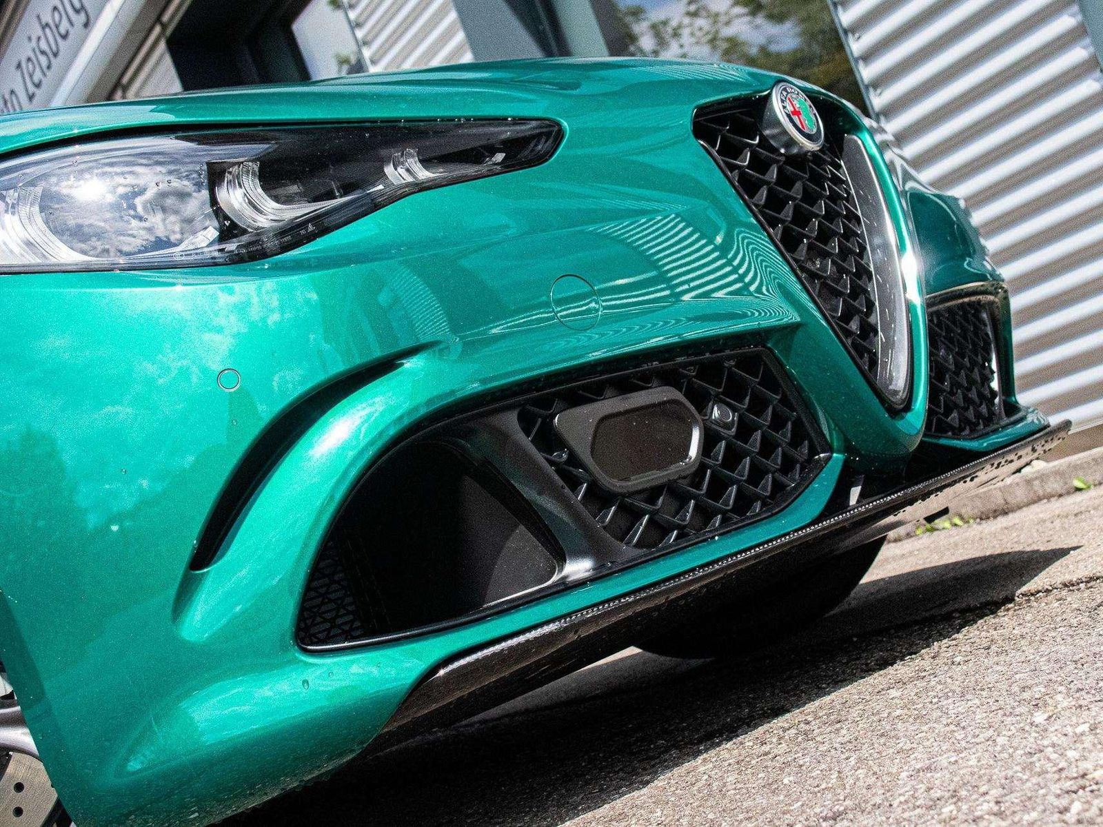 Fahrzeugabbildung Alfa Romeo Giulia Quadrifoglio 2,9l V6 vom AR Vertagshändle