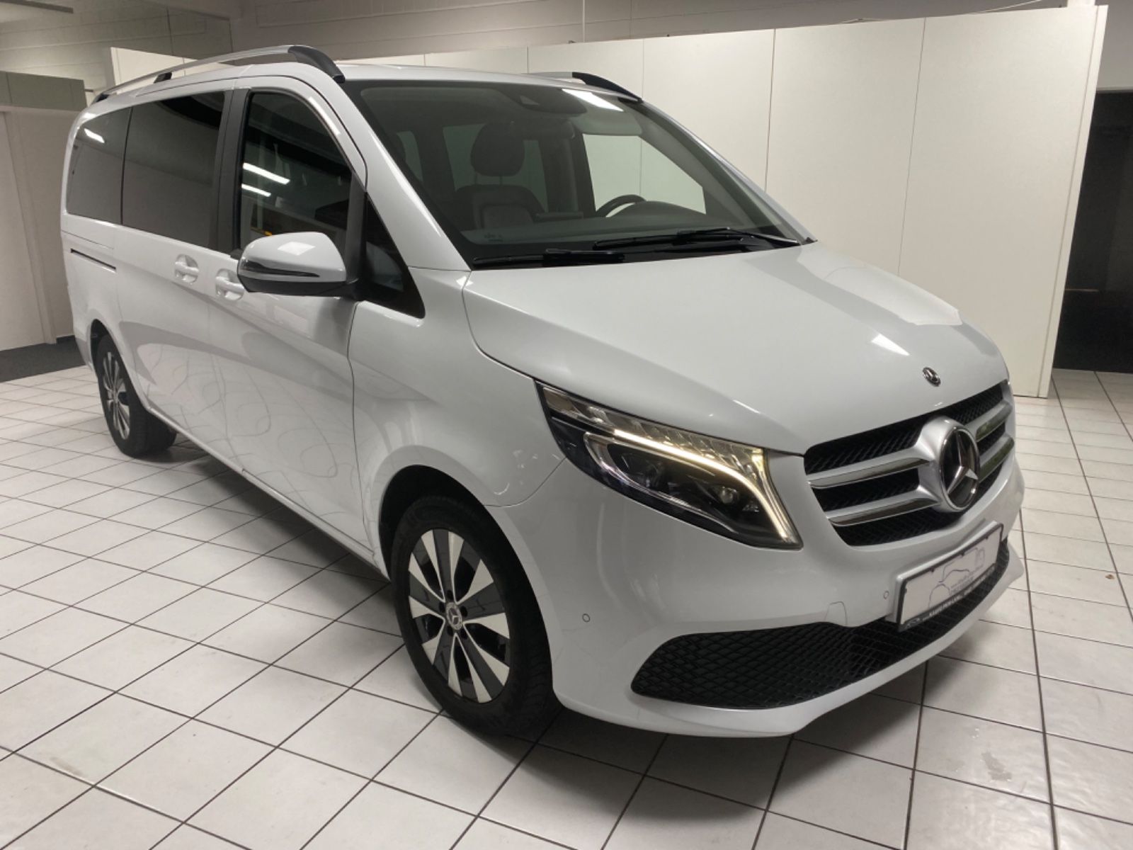 Fahrzeugabbildung Mercedes-Benz V-Klasse V250d *LED, Leder, AHK 2,5t*