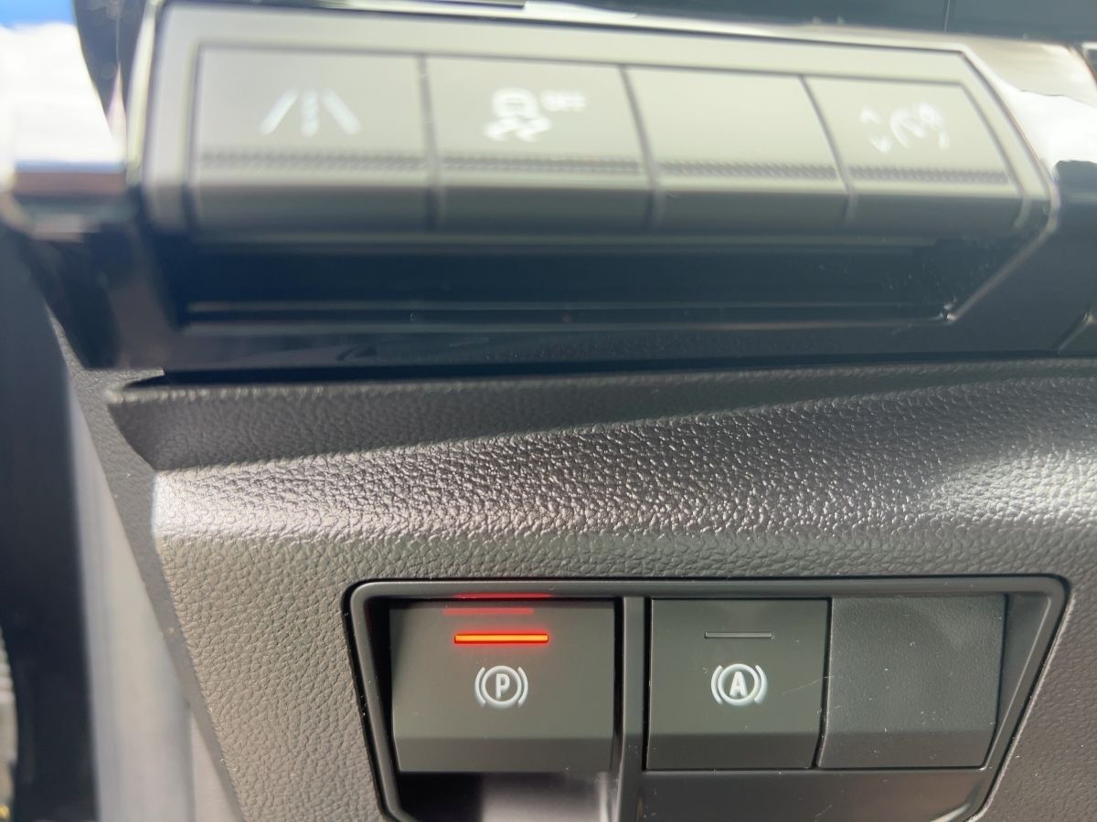 Fahrzeugabbildung Renault Austral Techno Esprit Alpine Mild Hybrid 160 Aut - mit KI generiert/bearbeitet