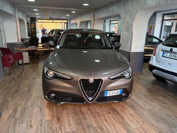 Alfa-Romeo Stelvio - 3