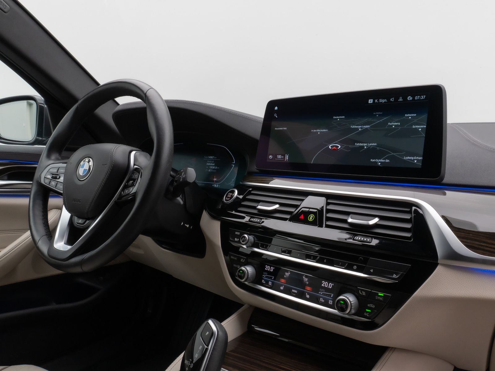 Fahrzeugabbildung BMW 530d LuxuryLine Laser HUD DAB HiFi DisKey 19Zoll
