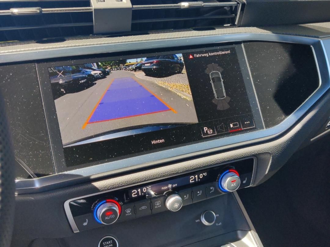 Fahrzeugabbildung Audi Q3 35 1.5 TFSI S-Line AHK,Kamera,LED,Navi,SHZ,LM