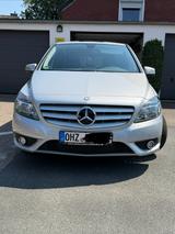 Mercedes-Benz B 180 - - Mercedes-Benz B 180 Gebrauchtwagen in Bremen