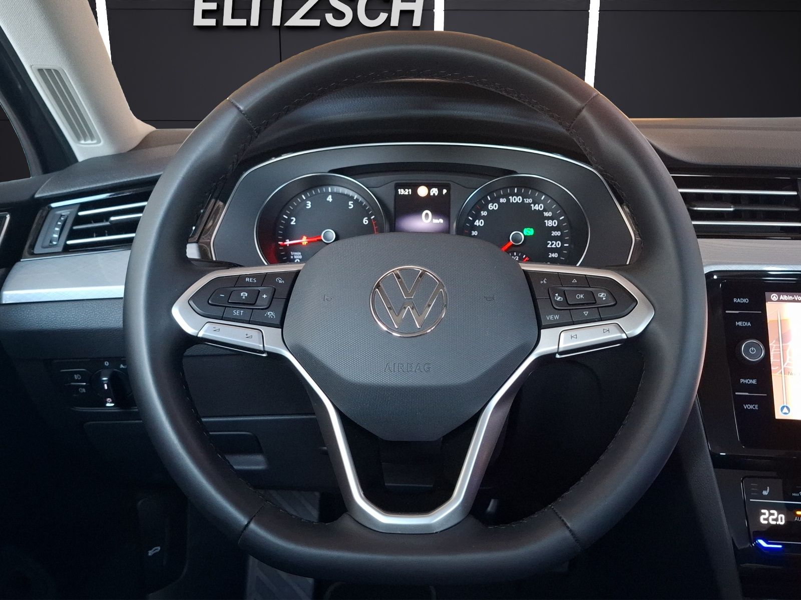 Fahrzeugabbildung Volkswagen Passat Variant TSI Business DSG Matrix Navi ACC