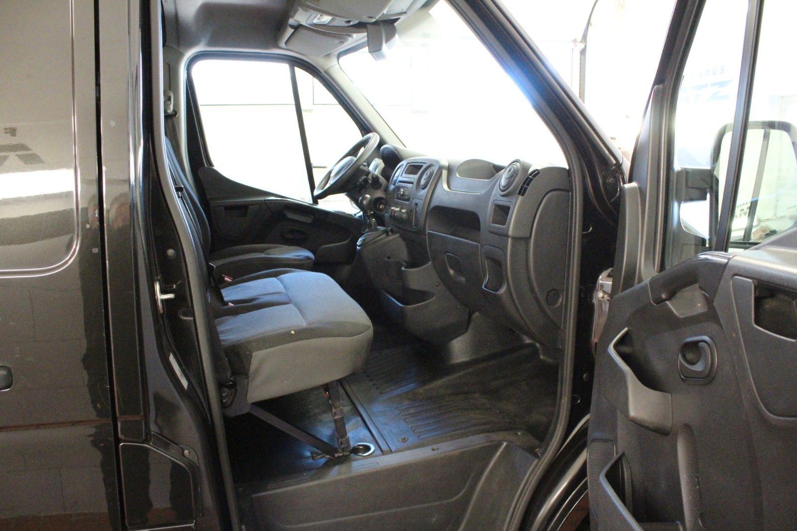 Fahrzeugabbildung Renault Master  III dCi 170 L2H2 3,3t