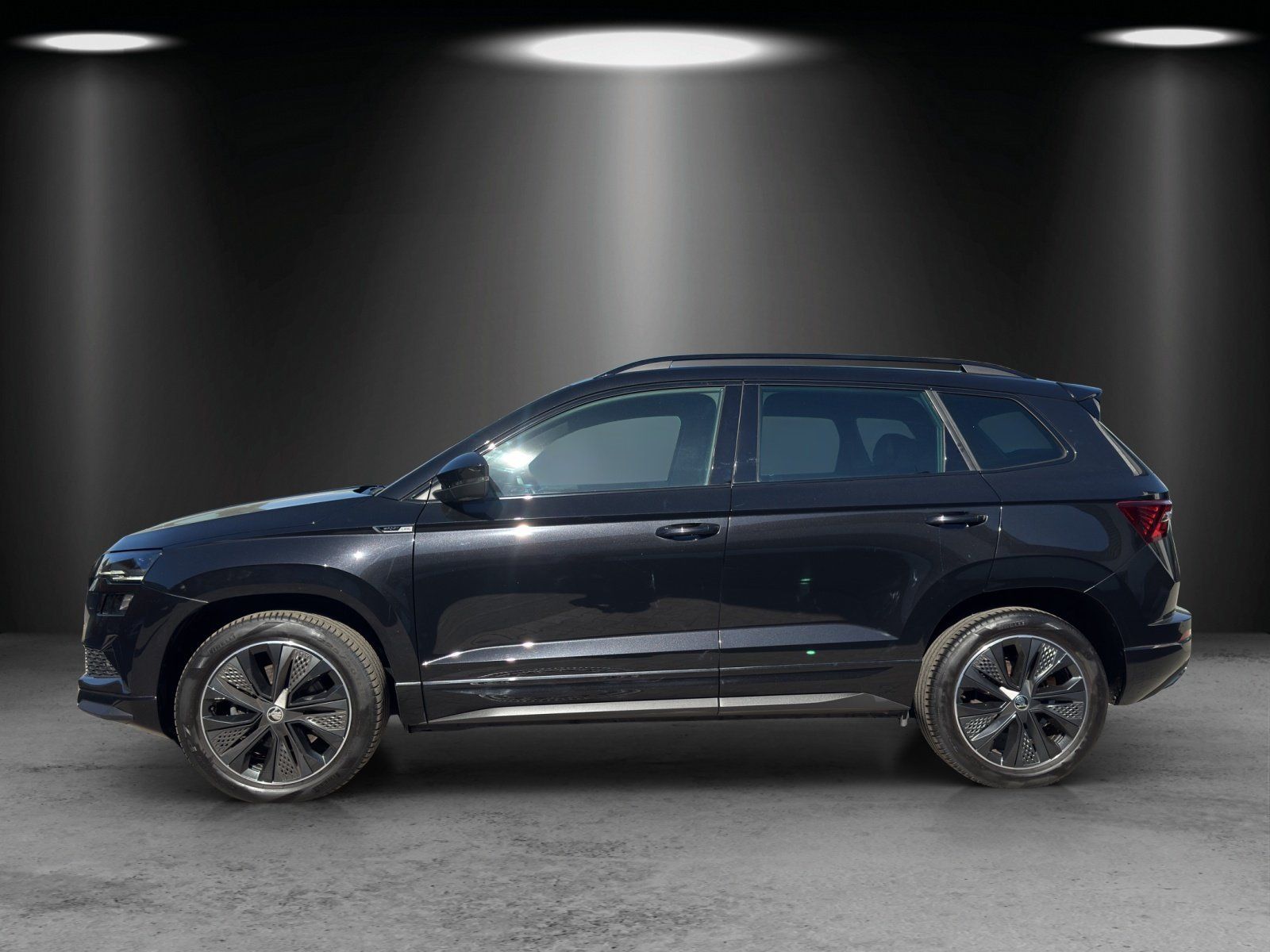 Fahrzeugabbildung SKODA Karoq 2.0 TDI Sportline 4x4/PANO/AHK/KAMERA/ACC/